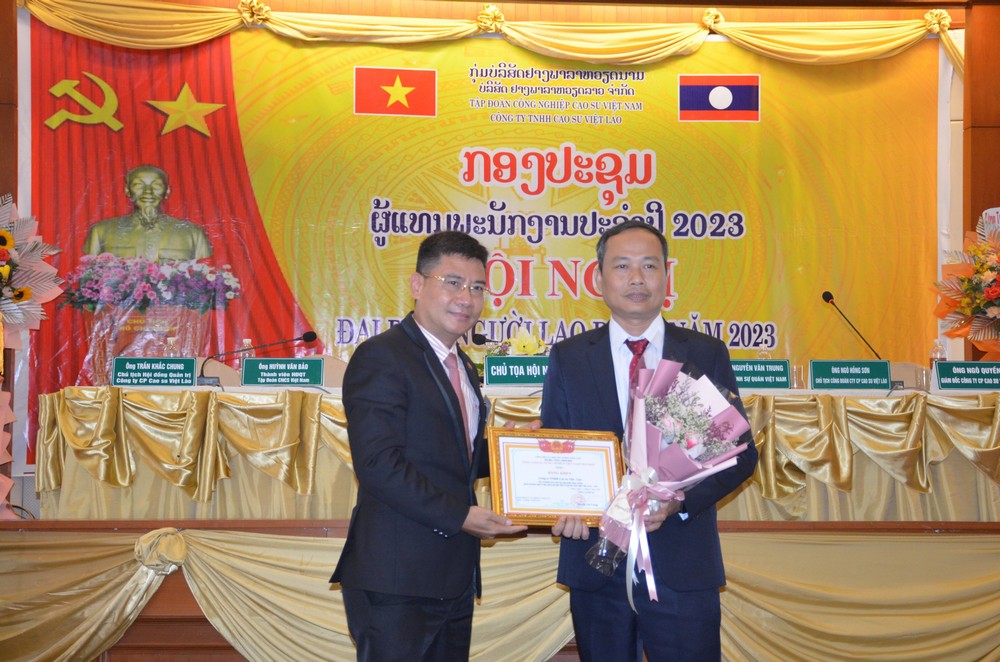 hình ảnh cao su việt lào